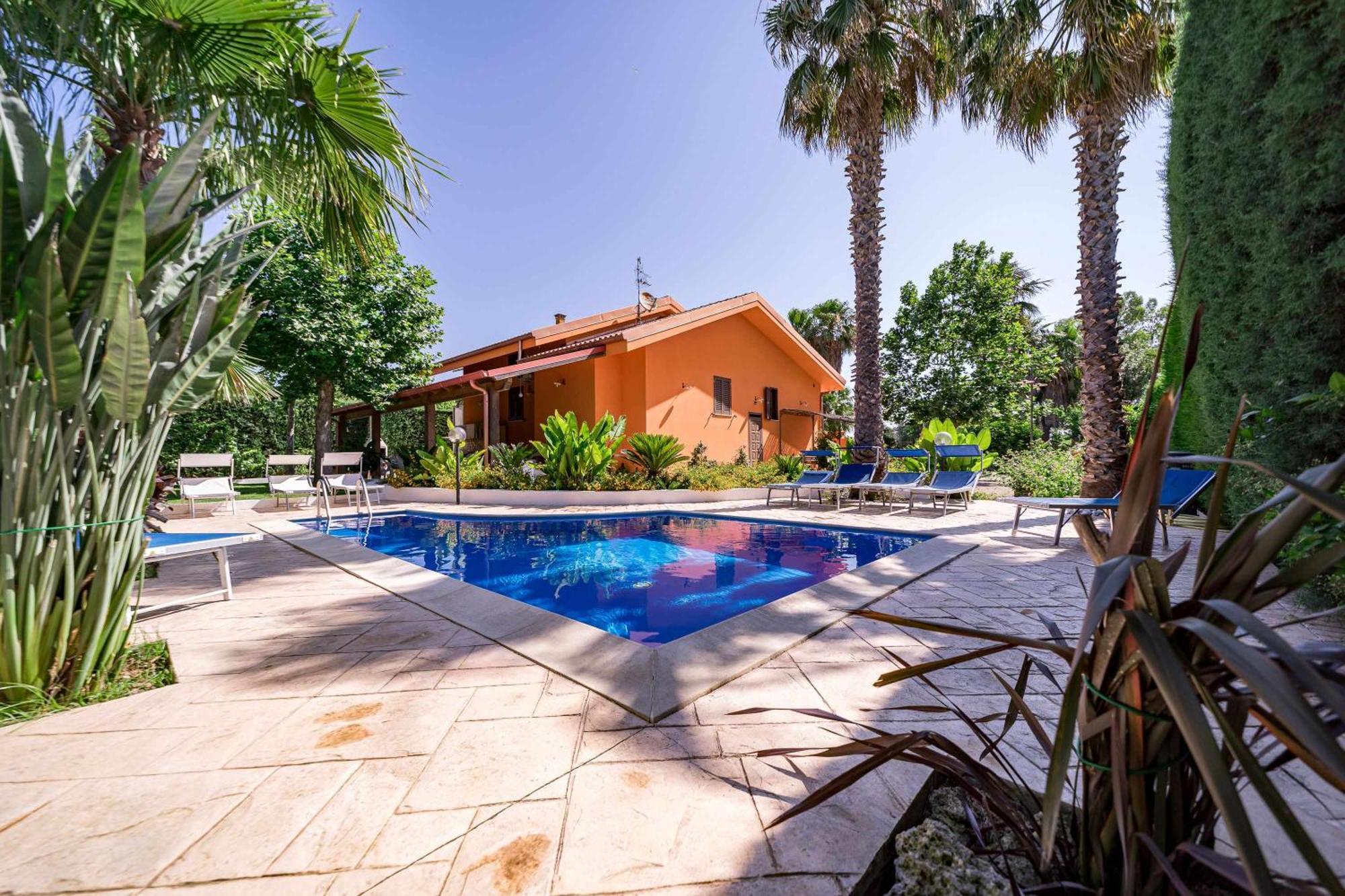 Villa Claudia By Vivimy Парабита Экстерьер фото